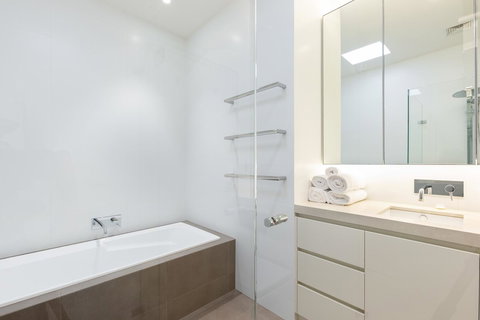 Kensington Self-Contained Modern House (89BROM) - Hotel Accommodation 7