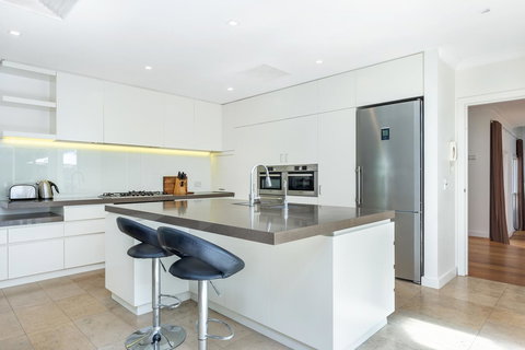 Kensington Self-Contained Modern House (89BROM) - Hotel Accommodation 18