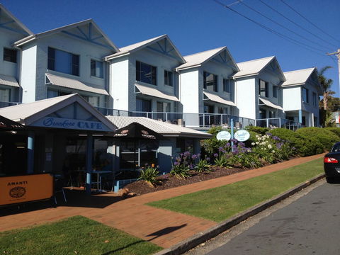 Breakers Apartments - Hotel Accommodation 0
