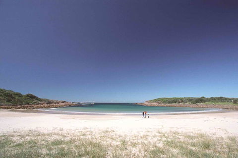 On The Beach Getaway - Hotel Accommodation 10
