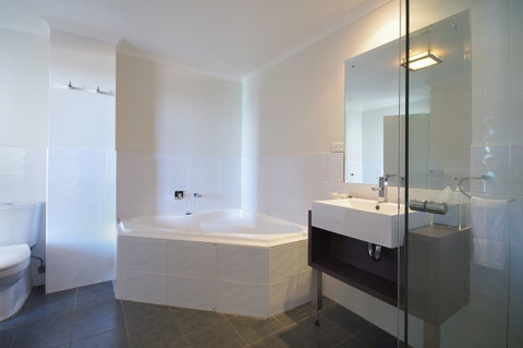 Macquarie Waters Boutique Apartment Hotel - Hotel Accommodation 28