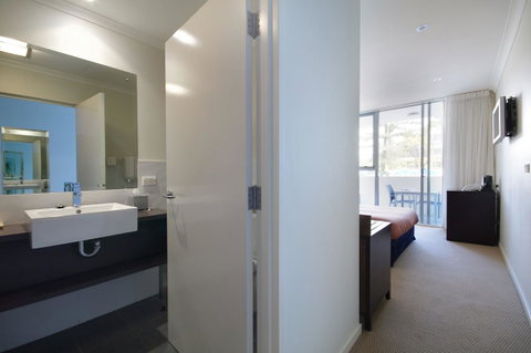 Macquarie Waters Boutique Apartment Hotel - Hotel Accommodation 24