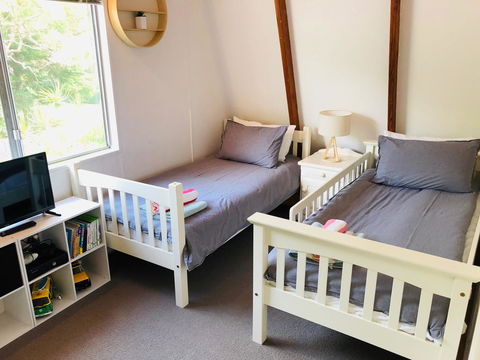 Little Blue Beach House - Hotel Accommodation 5