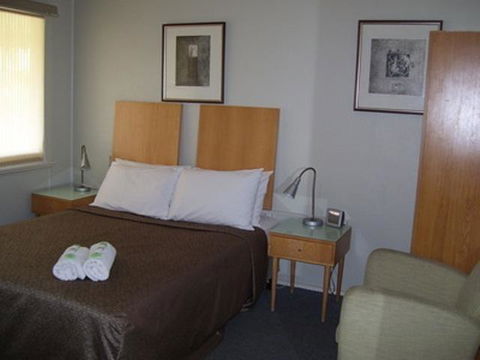Glenwood Tourist Park & Motel - Hotel Accommodation 11