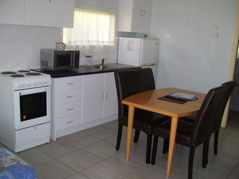 Glenwood Tourist Park & Motel - Hotel Accommodation 29