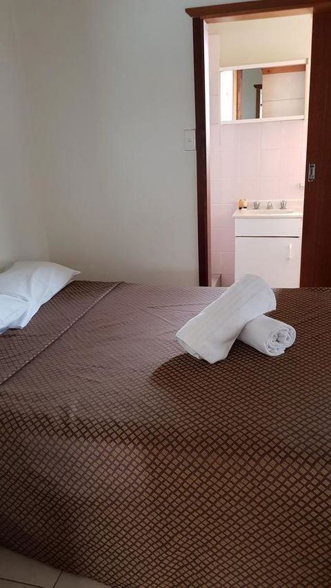 Glenwood Tourist Park & Motel - Hotel Accommodation 1