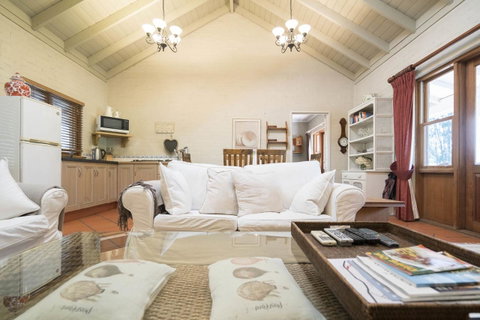 Thistle Hill Guesthouse - Walk To Many Wineries And Restaurants - Hotel Accommodation 29