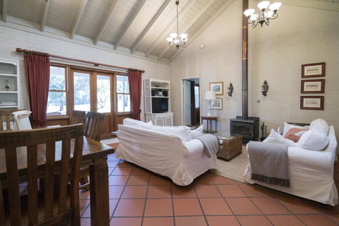 Thistle Hill Guesthouse - Walk To Many Wineries And Restaurants - Hotel Accommodation 32