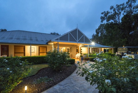 Thistle Hill Guesthouse - Walk To Many Wineries And Restaurants - Hotel Accommodation 0