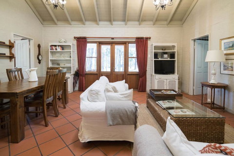 Thistle Hill Guesthouse - Walk To Many Wineries And Restaurants - Hotel Accommodation 33