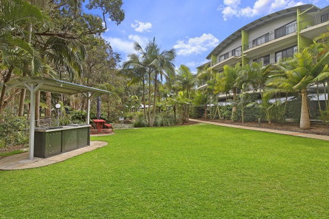 Flynns Beach Resort - Hotel Accommodation 1