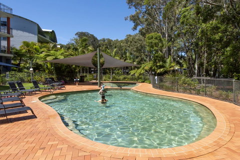 Flynns Beach Resort - Hotel Accommodation 7