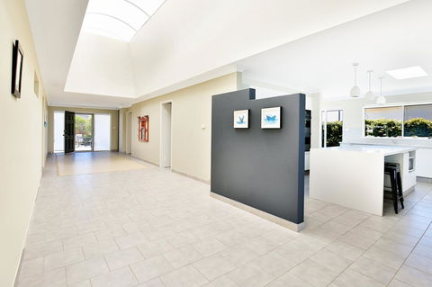 Neptune I Absolute Beachfront I Stunning Views - Hotel Accommodation 24