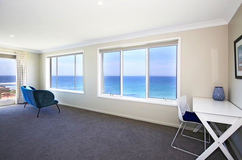 Neptune I Absolute Beachfront I Stunning Views - Hotel Accommodation 12