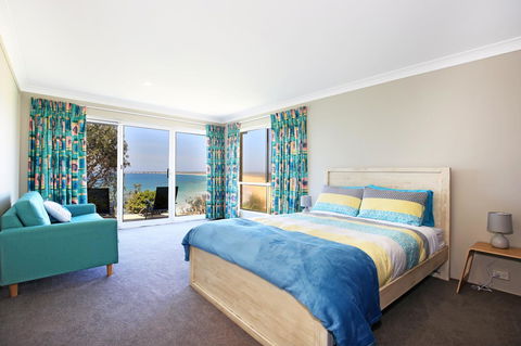 Neptune I Absolute Beachfront I Stunning Views - Hotel Accommodation 16