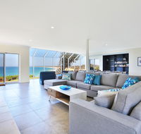 Neptune - Absolute Beachfront - Hotel Accommodation