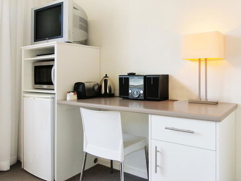 Oaks Nelson Bay Lure Suites - Hotel Accommodation 12