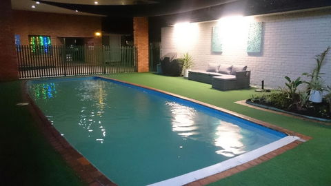 Adelong Motel - Hotel Accommodation 2