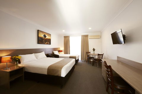 Adelong Motel - Hotel Accommodation 0