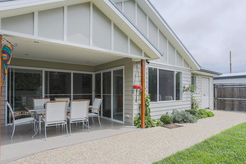 Armidale Cottage - House 2 - Hotel Accommodation 0