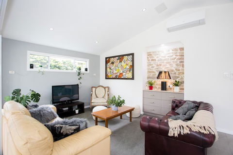 Armidale Cottage - House 2 - Hotel Accommodation 21