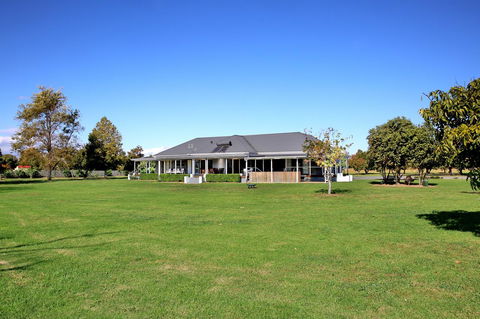 Terara Riverside Retreat - Hotel Accommodation 5