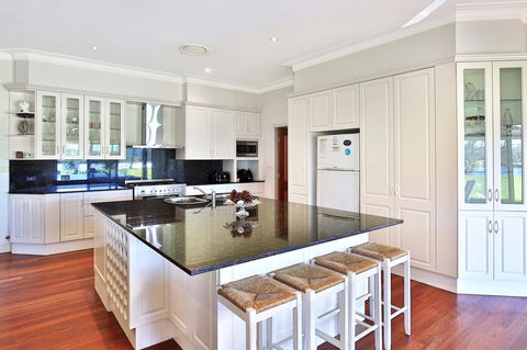 Terara Riverside Retreat - Hotel Accommodation 3