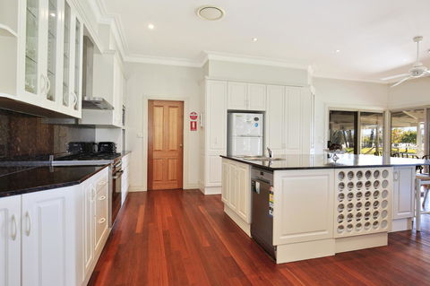 Terara Riverside Retreat - Hotel Accommodation 8