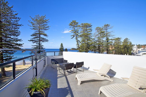 Manly Paradise Motel & Apartments - Hotel Accommodation 17