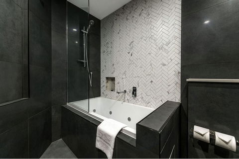 Holiday Inn & Suites - Parramatta Marsden Street, An IHG Hotel - Hotel Accommodation 6