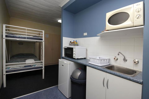 Sapphire Waters Motor Inn - Hotel Accommodation 22