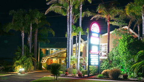 Sapphire Waters Motor Inn - Hotel Accommodation 37