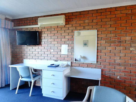 Sapphire Waters Motor Inn - Hotel Accommodation 26