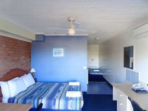 Sapphire Waters Motor Inn - Hotel Accommodation 30