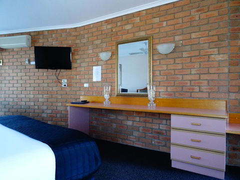 Sapphire Waters Motor Inn - Hotel Accommodation 10