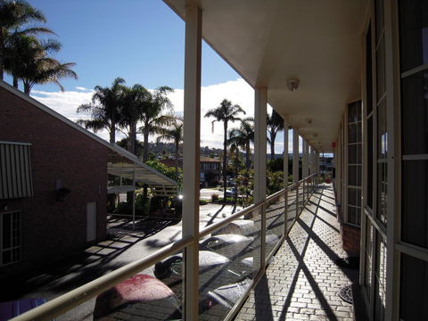 Sapphire Waters Motor Inn - Hotel Accommodation 43