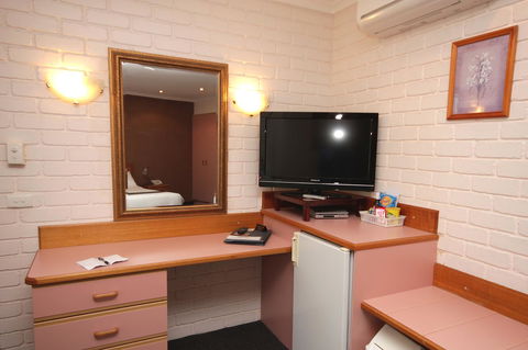 Sapphire Waters Motor Inn - Hotel Accommodation 9