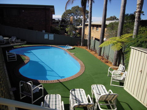 Sapphire Waters Motor Inn - Hotel Accommodation 33