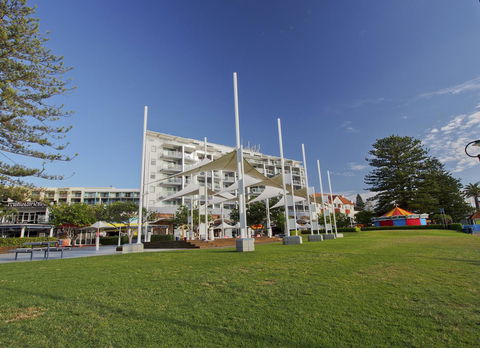 Oaks The Entrance Waterfront Suites - Hotel Accommodation 22