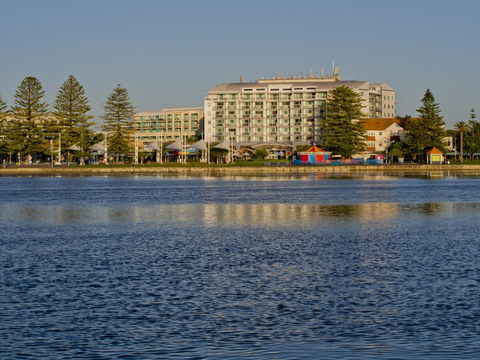 Oaks The Entrance Waterfront Suites - Hotel Accommodation 15