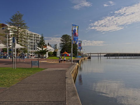 Oaks The Entrance Waterfront Suites - Hotel Accommodation 12