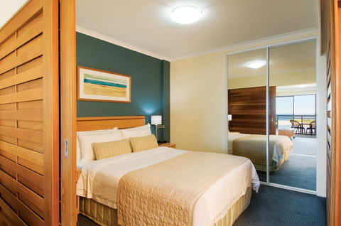 Oaks The Entrance Waterfront Suites - Hotel Accommodation 3
