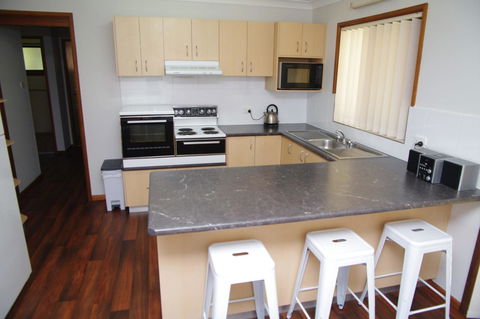 Breakaway, 11 Scott Street - Hotel Accommodation 1