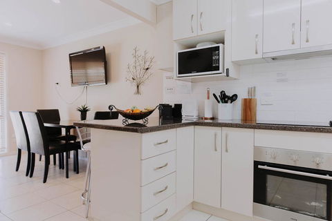 Central Wagga Self Catering Apartment - Hotel Accommodation 8