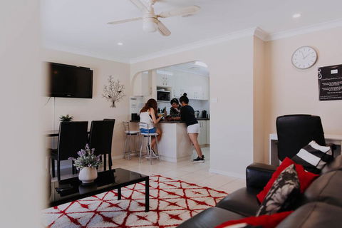 Central Wagga Self Catering Apartment - Hotel Accommodation 5