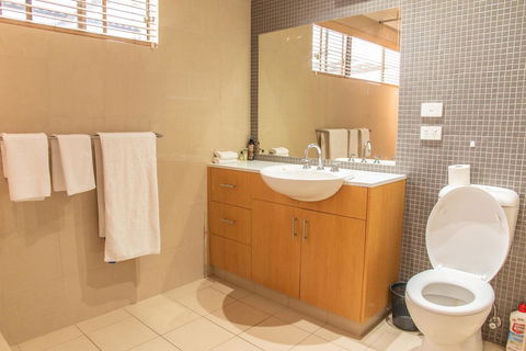 Belmont - Hotel Accommodation 12