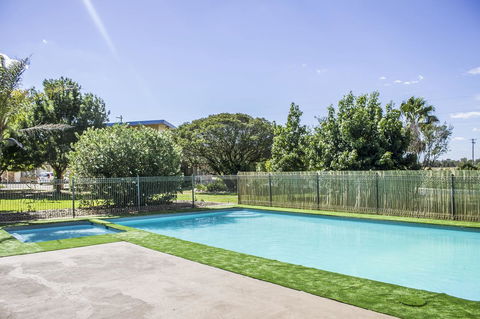 Allonville Gardens Motel - Hotel Accommodation 8