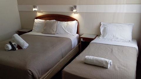 Allonville Gardens Motel - Hotel Accommodation 4