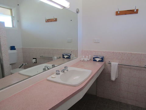 Allonville Gardens Motel - Hotel Accommodation 29