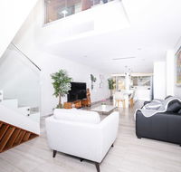 Luxury Villa Darlington - Vine - Hotel Accommodation